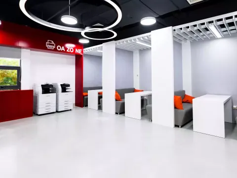 建立孵化器中心