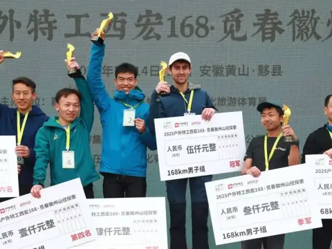 学子们在汗水中淬炼拼搏意志