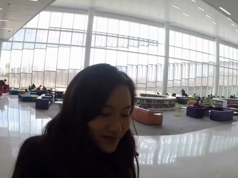 000 平方英尺 （2